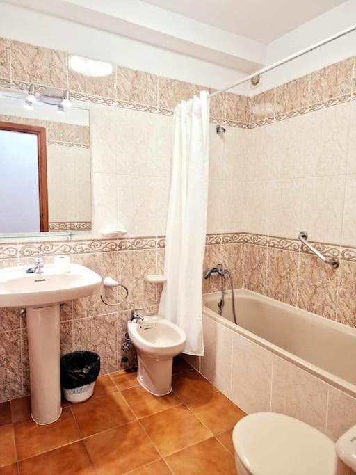 Comfortable Centrally Located Apartment ปลายา ฟัญญาเบ ภายนอก รูปภาพ